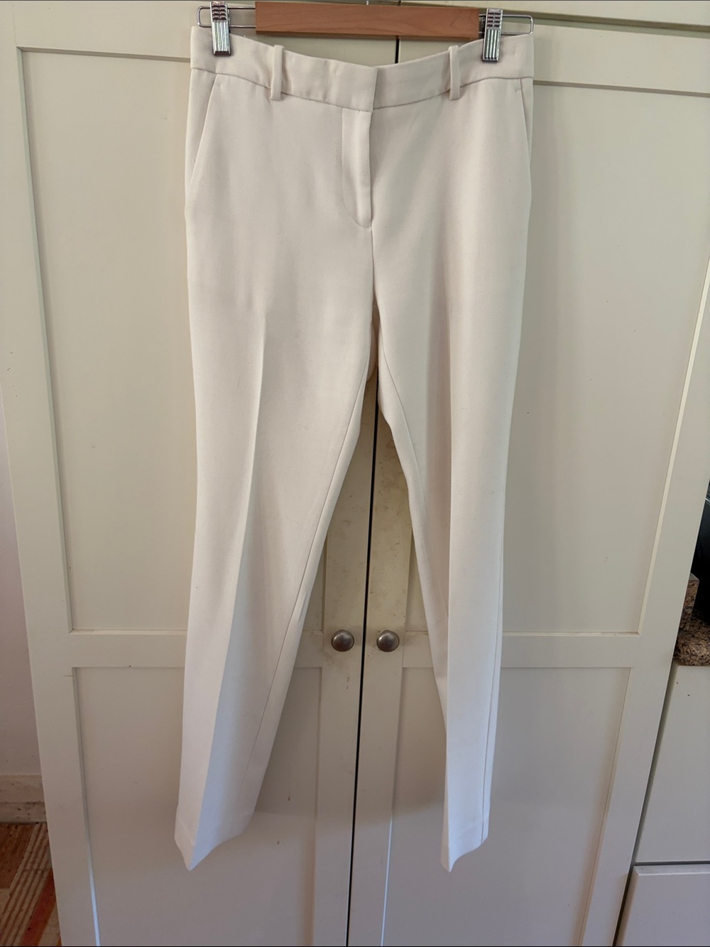 Ann Taylor “Sophia” Cream Dress Pants - Slim Flat Front; Size 0